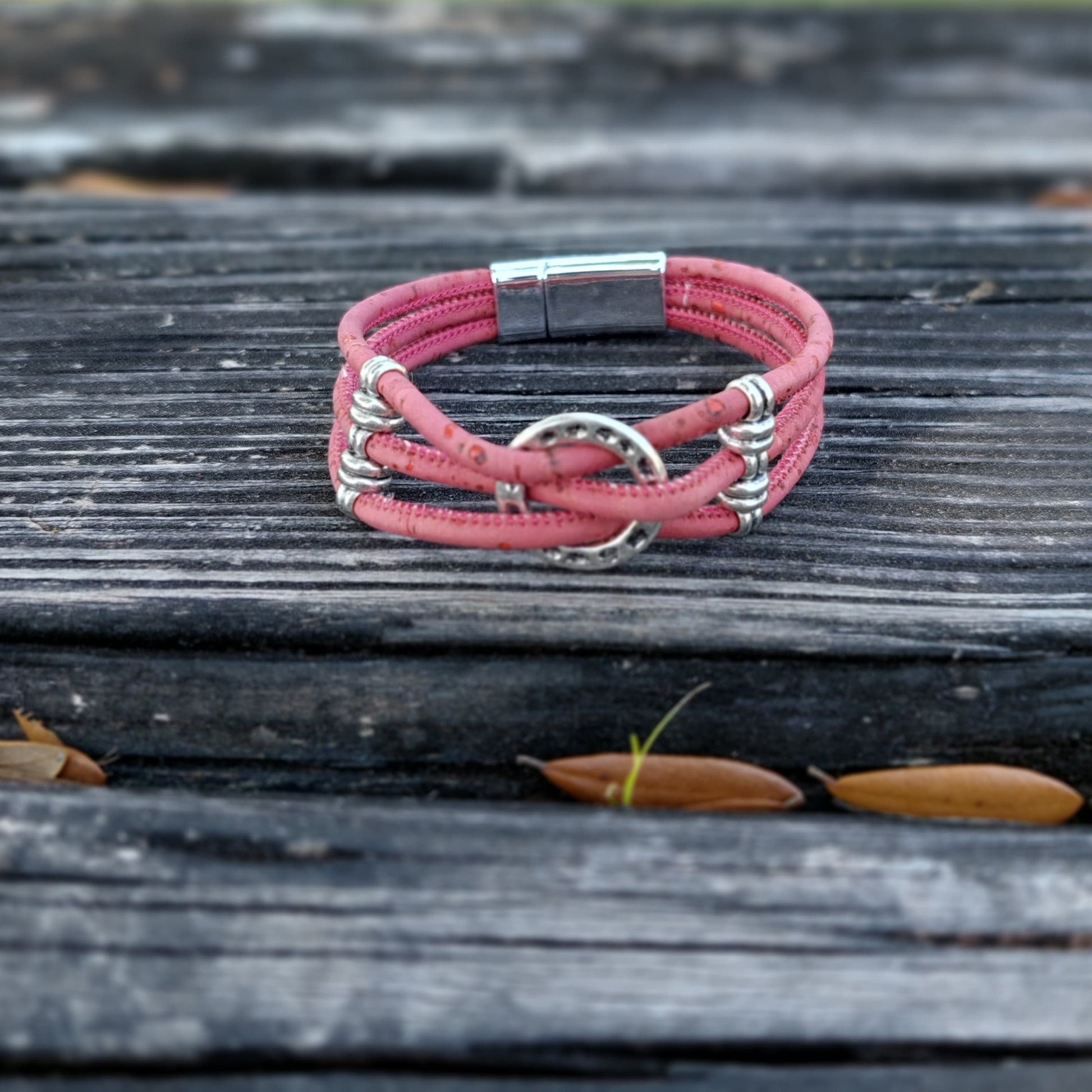 cork bracelet | red | circle detail | leatherncharm