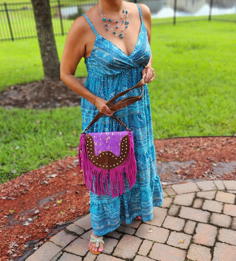 Cowhide shoulder bag with suede fringe & Leather strap